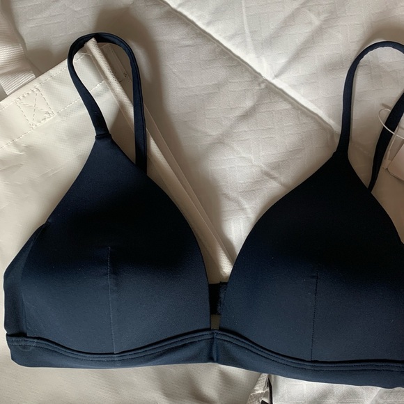 NEW LTD. EDT. lululemon SZ. 2 Waterside Swim Top True Navy/C Cup BNWT - Picture 6 of 13